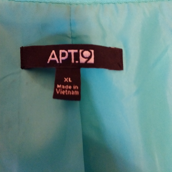 Blazer - Picture 2 of 2